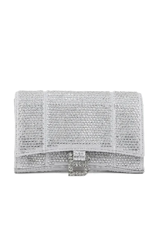 Fancy Clutch B20751-Silver Limited-Time Sale On Trendy Handbags – Don't Miss Out