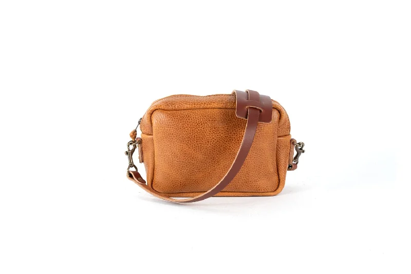 SARAH LEATHER CROSSBODY - HONEY